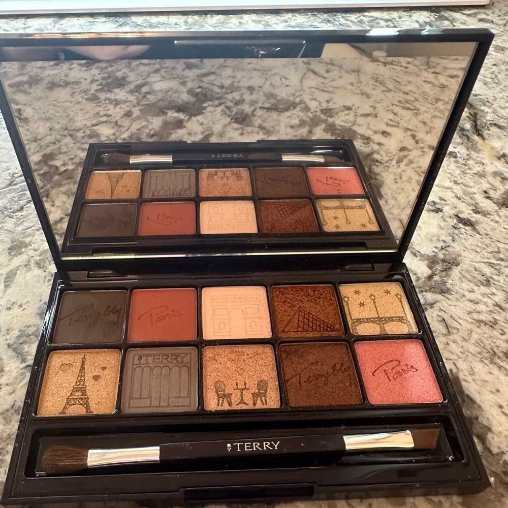 By Terry Paris Makeup Palette - Picture 3 of 6